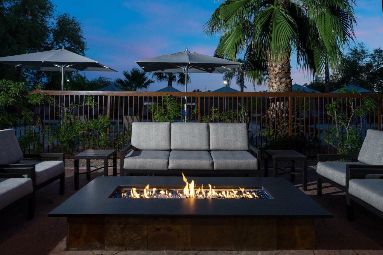 Courtyard Scottsdale North Hotel Bagian luar foto